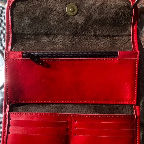 TOOLED LEATHER WALLET RED BILLFOLD CLUTCH NEW LADY - Picture 2 of 7